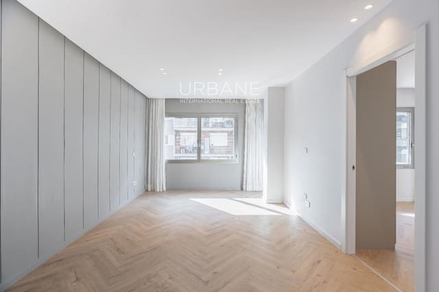 3 sovrum Lägenhet till salu i Eixample, Barcelona stad med garage - 775 000 € (Ref: 9611899)