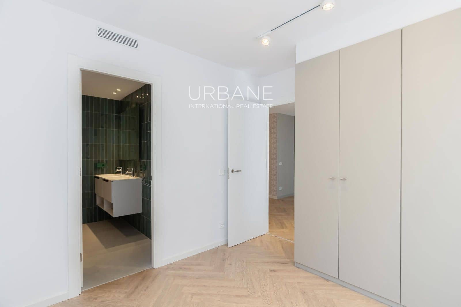 3 soverom Leilighet til salgs i Barcelona by med garasje - € 775 000 (Ref: 9611899)