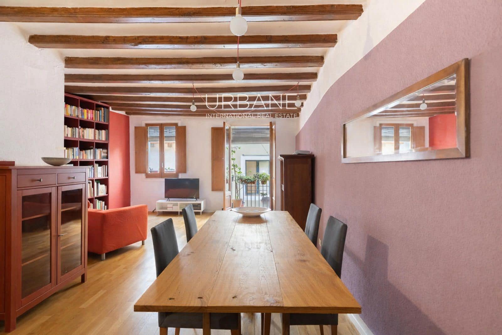 3 bedroom Flat for sale in Barcelona city - € 425,000 (Ref: 9626899)