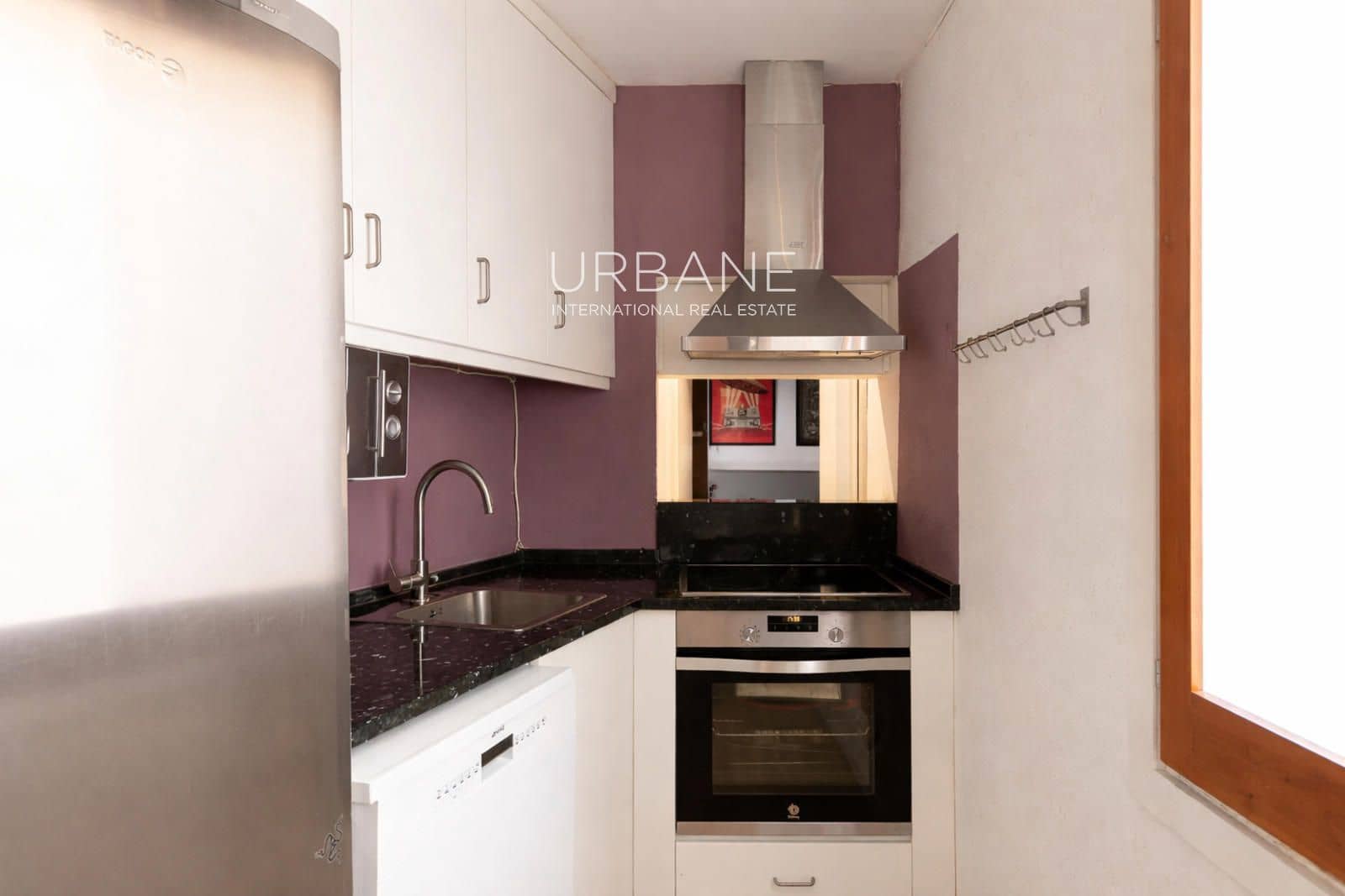 3 bedroom Flat for sale in Barcelona city - € 425,000 (Ref: 9626899)