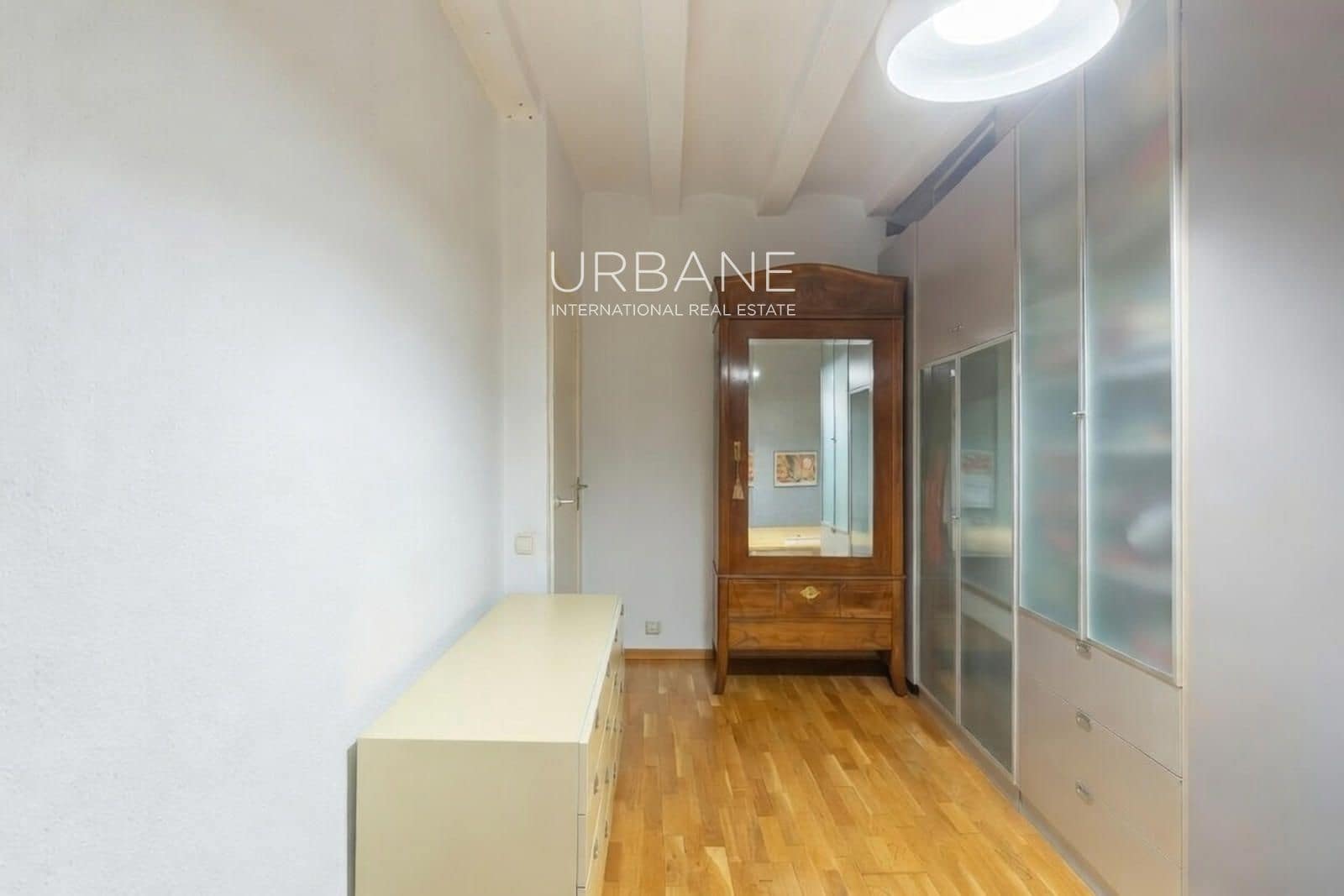 3 bedroom Flat for sale in Barcelona city - € 425,000 (Ref: 9626899)