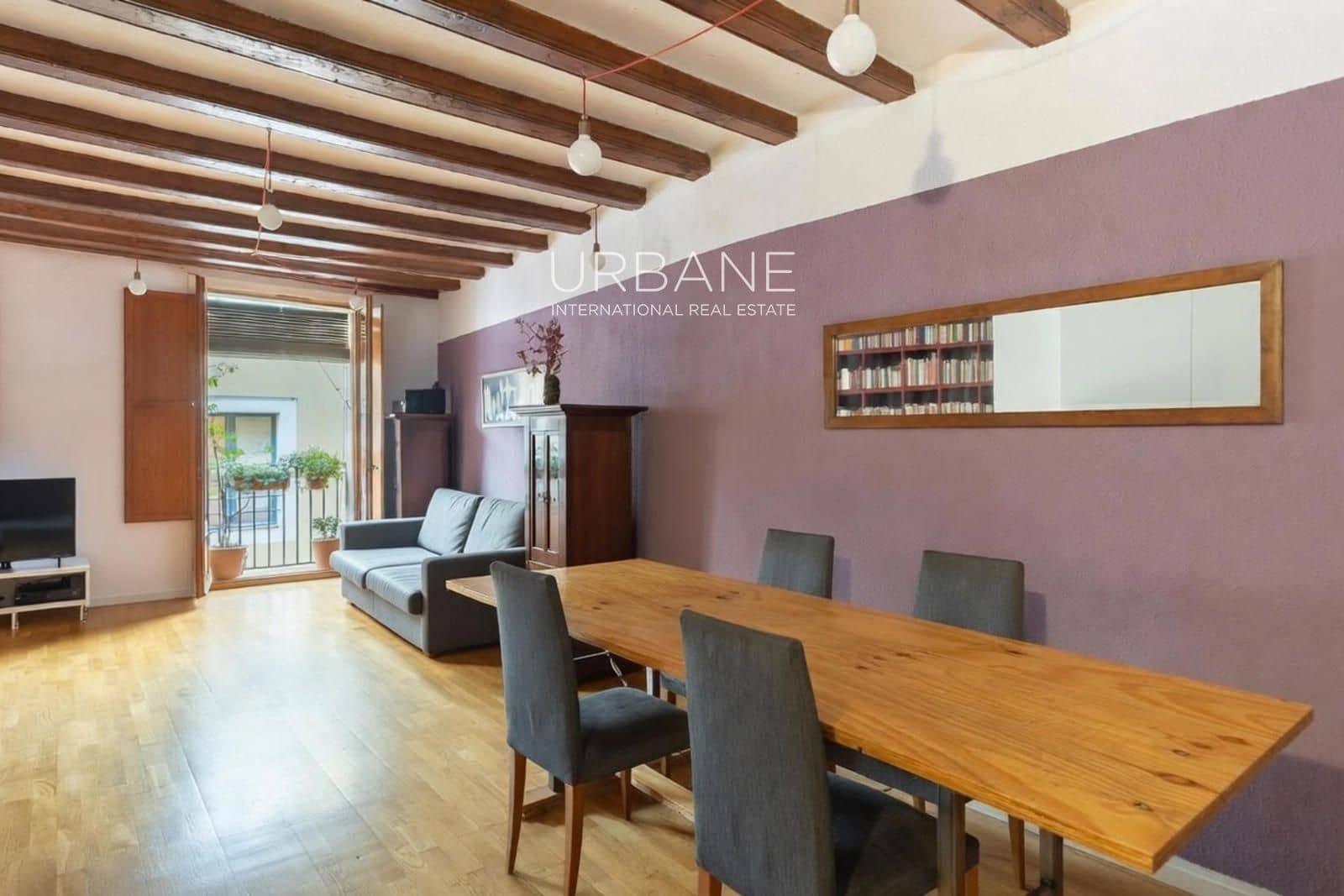 3 bedroom Flat for sale in Barcelona city - € 425,000 (Ref: 9626899)