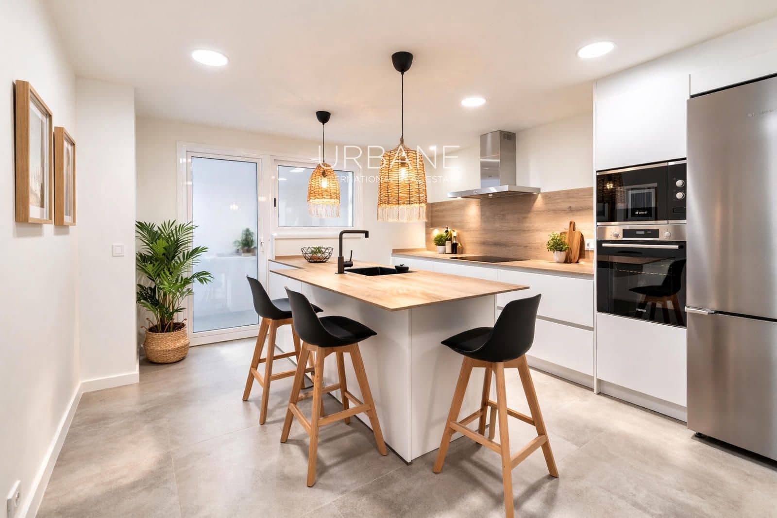 3 bedroom Flat for rent in Barcelona city - € 4,995 (Ref: 9667208)