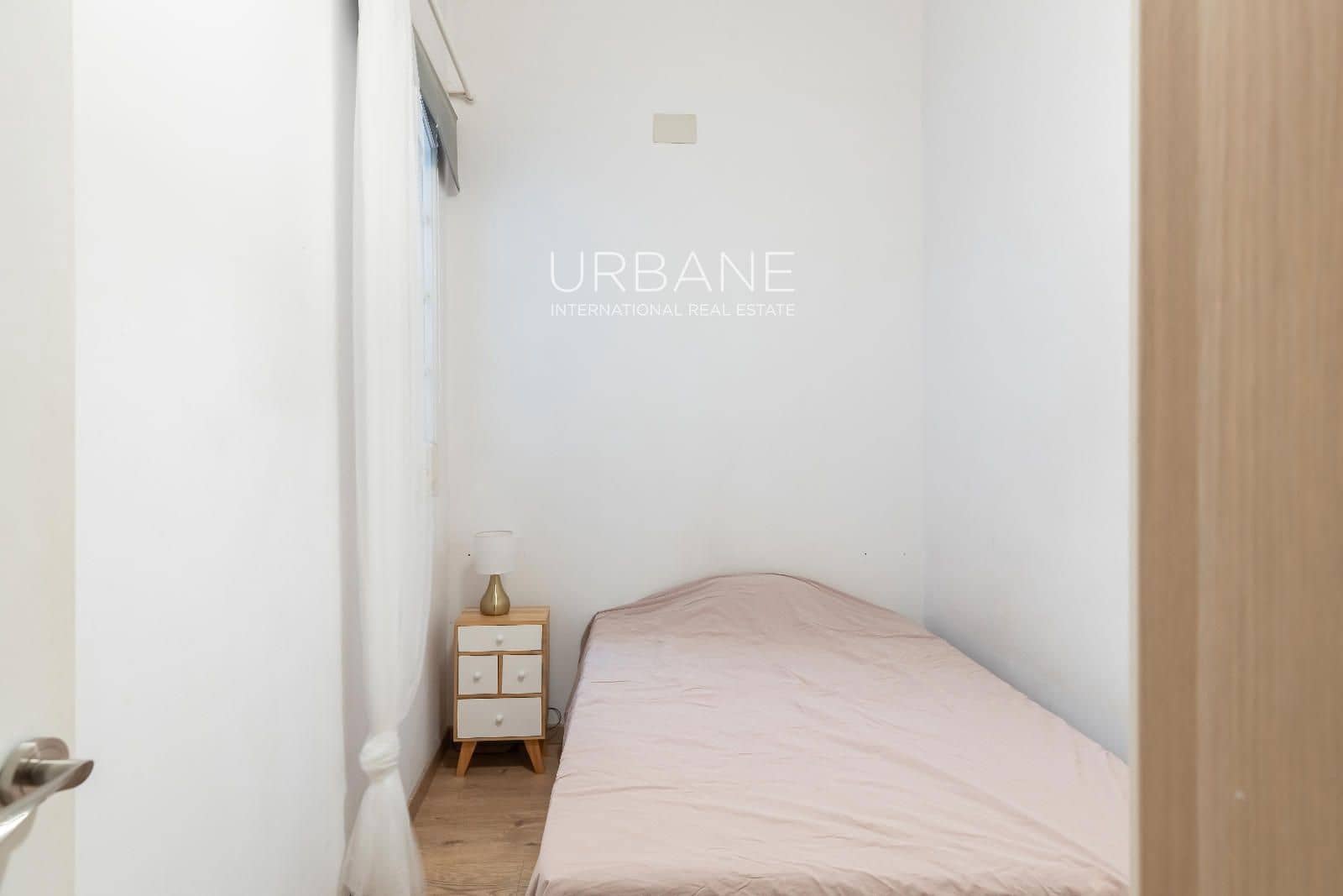 Piso de 2 habitaciones en Barcelona ciudad en venta - 349.000 € (Ref: 9685588)