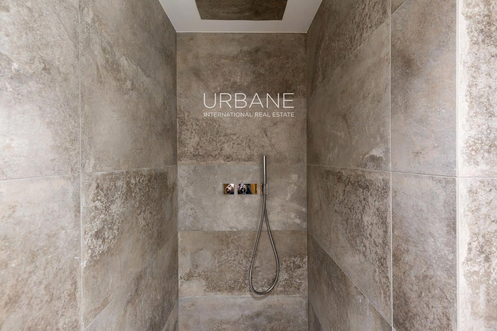 2 bedroom Flat for rent in Barcelona city - € 2,900 (Ref: 9697769)