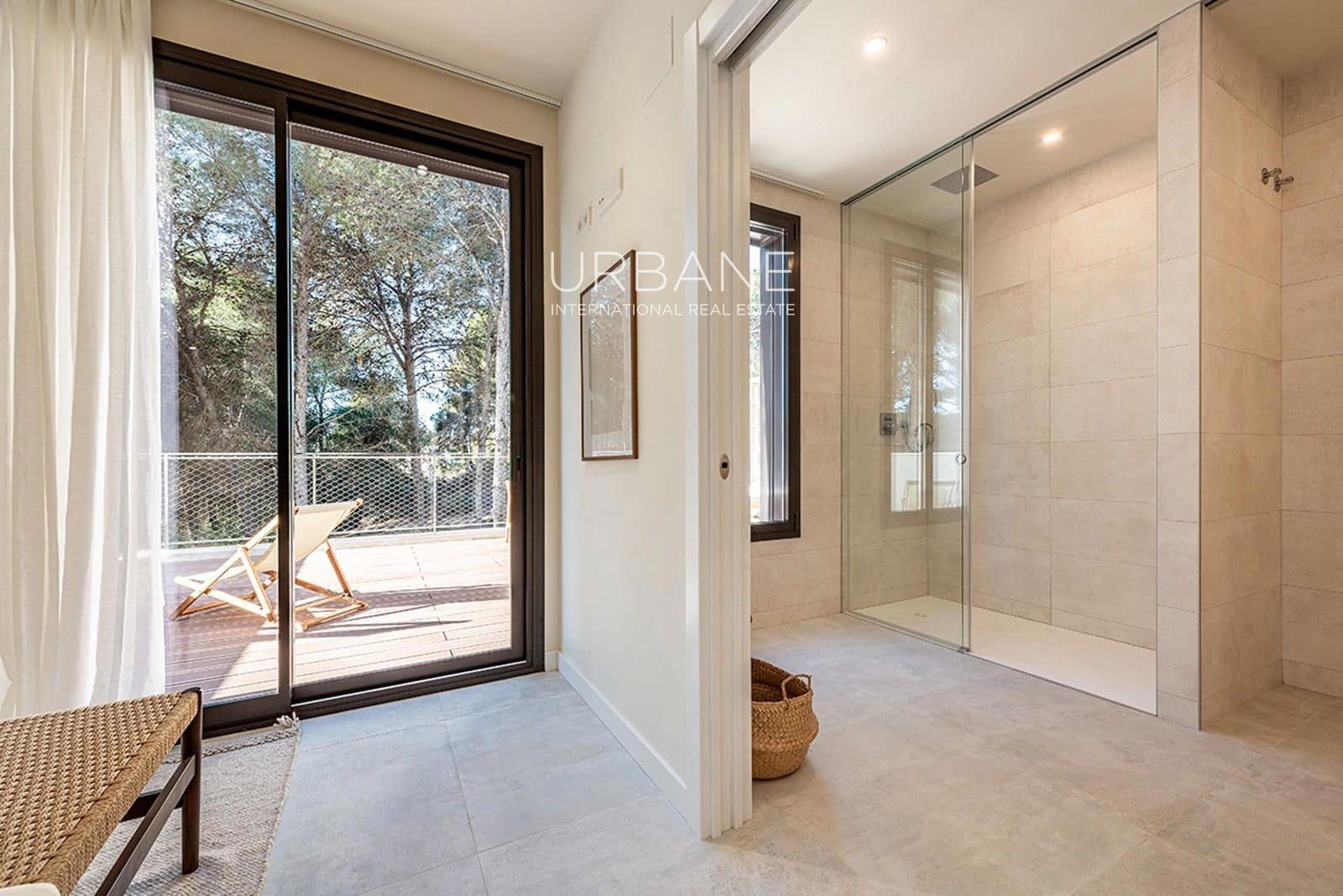 4 sypialnia Dom na sprzedaż w Salou z basenem garażem - 1 250 000 € (Ref: 9720466)