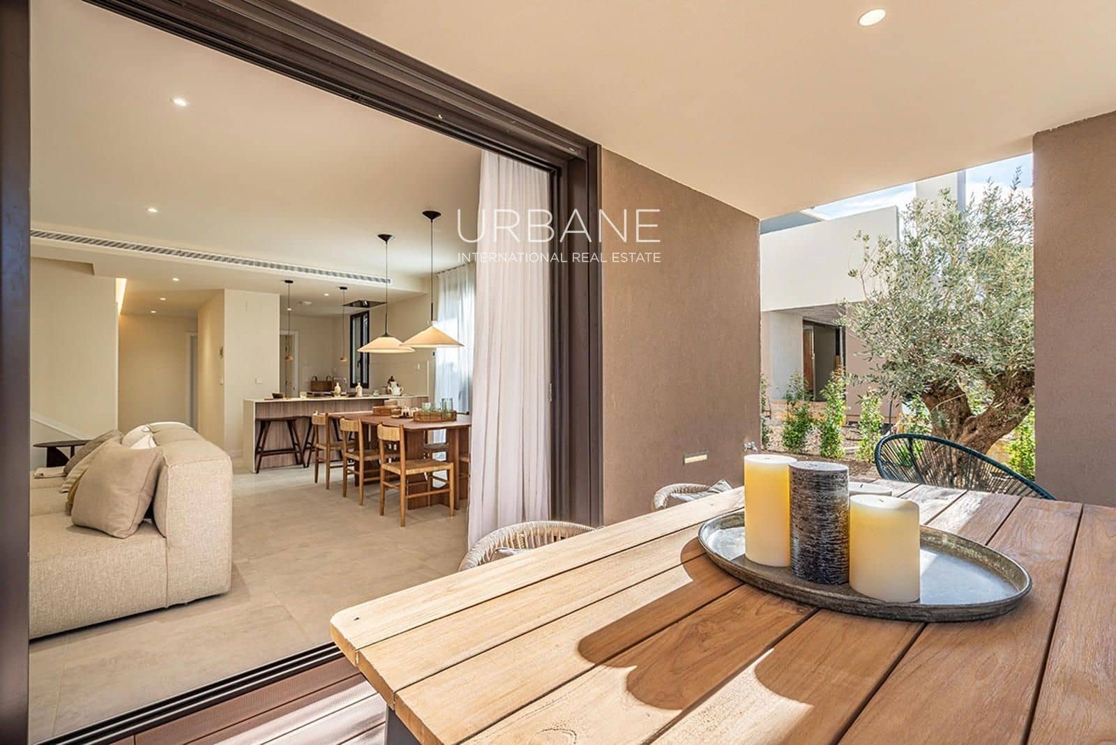 4 sypialnia Dom na sprzedaż w Salou z basenem garażem - 1 250 000 € (Ref: 9720466)