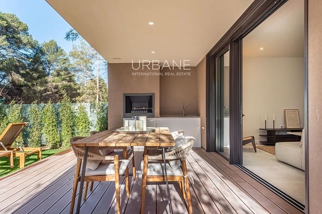 4 sypialnia Dom na sprzedaż w Salou z basenem garażem - 1 250 000 € (Ref: 9720466)