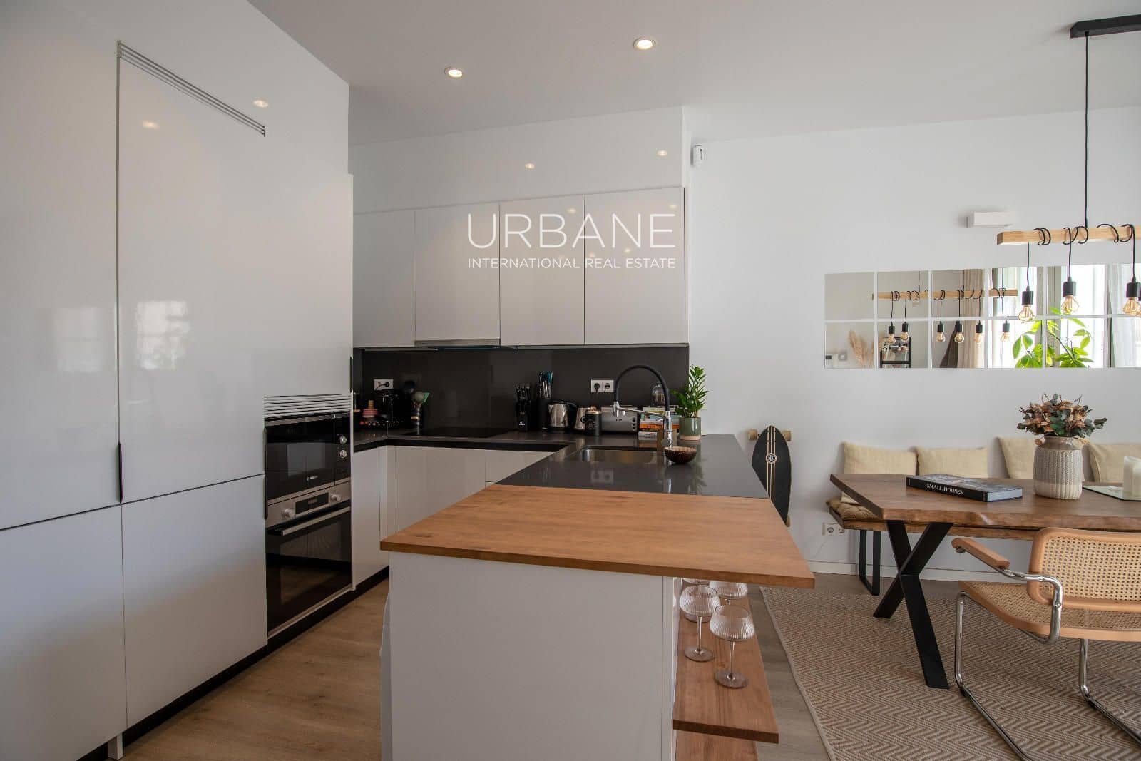 1 soveværelse Penthouse til salg i Barcelona by med swimmingpool - € 590.000 (Ref: 9751090)