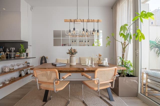 1 soveværelse Penthouse til salg i El Poblenou, Barcelona by med swimmingpool - € 590.000 (Ref: 9751090)