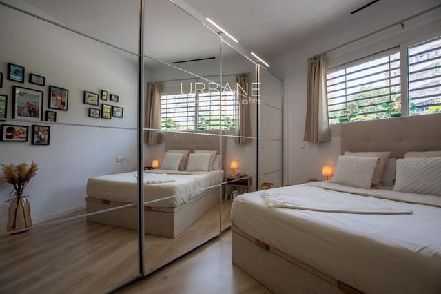 1 soveværelse Penthouse til salg i El Poblenou, Barcelona by med swimmingpool - € 590.000 (Ref: 9751090)