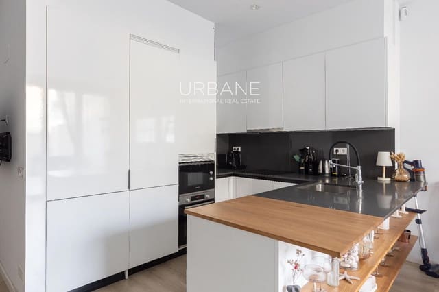 Piso de 1 habitación en El Poblenou, Barcelona ciudad en venta con piscina - 590.000 € (Ref: 9751090)