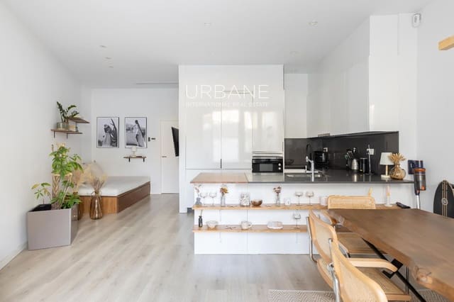 Piso de 1 habitación en El Poblenou, Barcelona ciudad en venta con piscina - 590.000 € (Ref: 9751090)