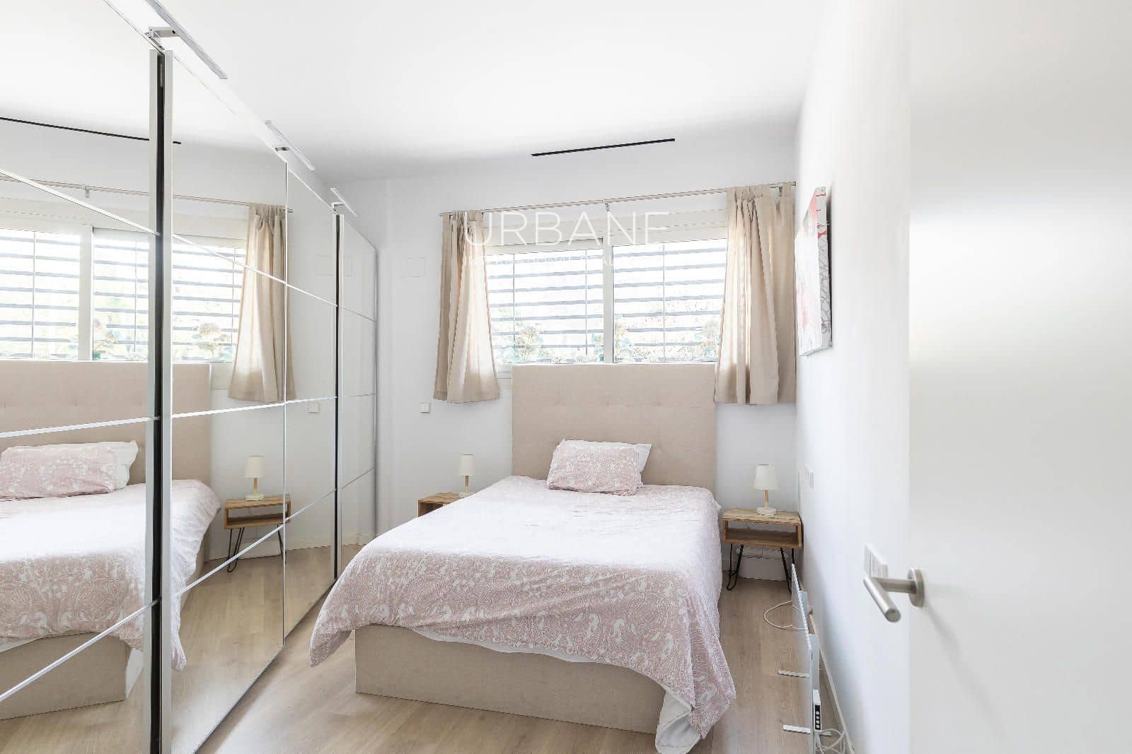 1 bedroom Flat for sale in Barcelona city with pool - € 590,000 (Ref: 9751090)