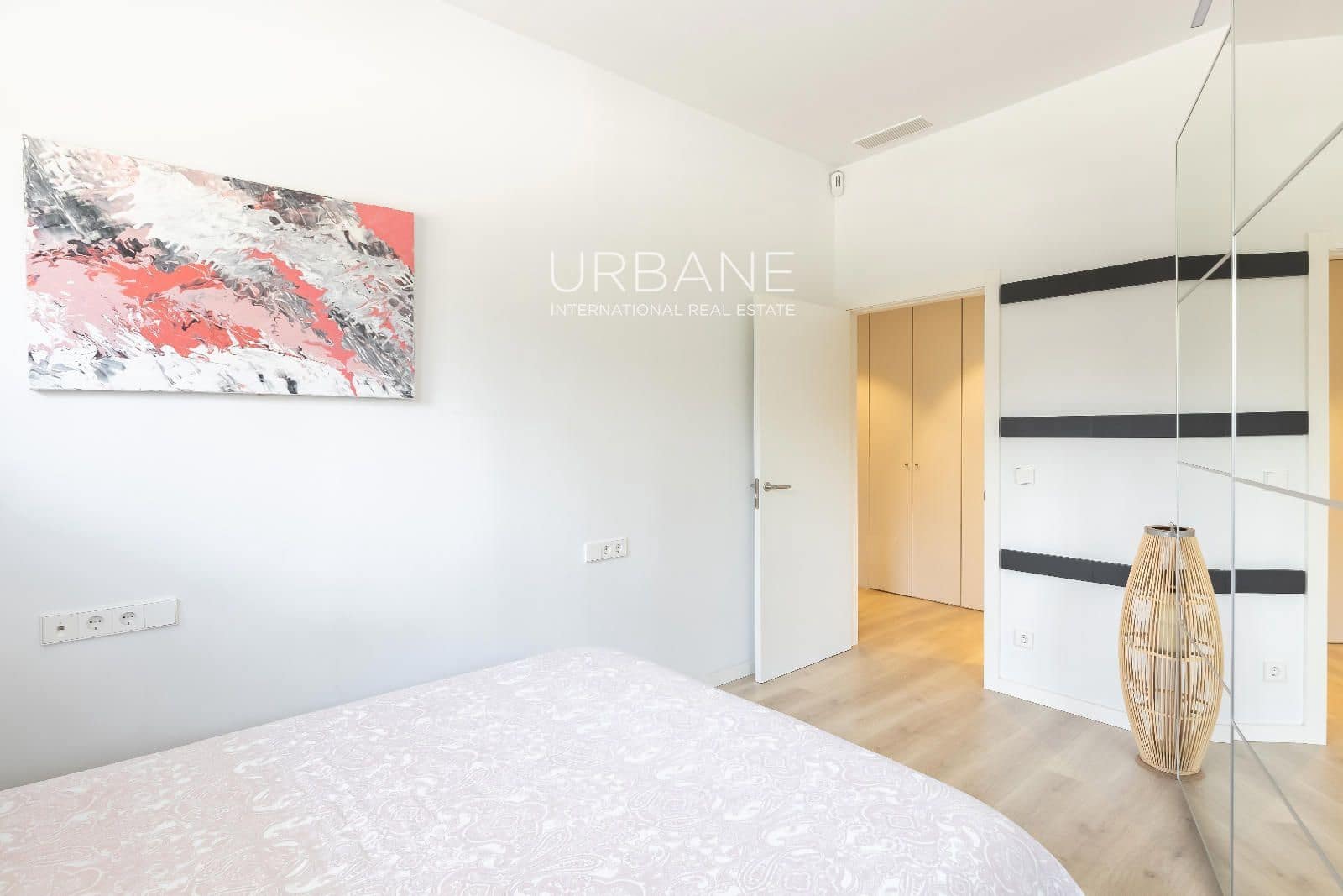 1 bedroom Flat for sale in Barcelona city with pool - € 590,000 (Ref: 9751090)