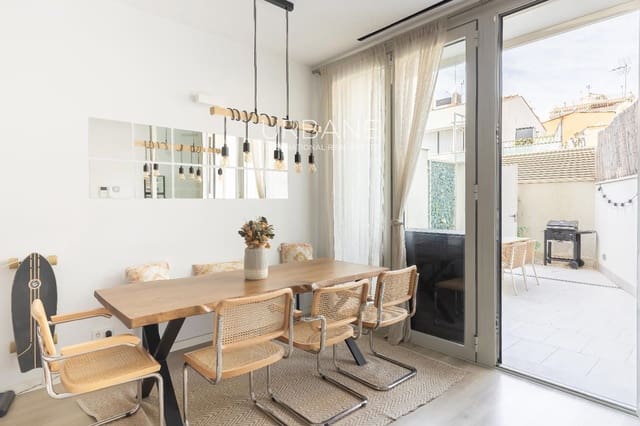 Piso de 1 habitación en El Poblenou, Barcelona ciudad en venta con piscina - 590.000 € (Ref: 9751090)