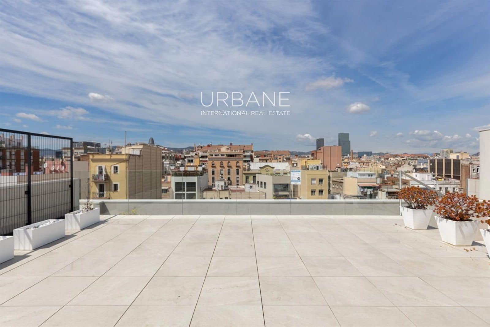 1 bedroom Flat for sale in Barcelona city with pool - € 590,000 (Ref: 9751090)