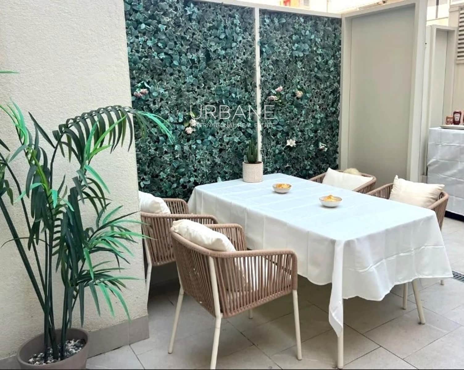 1 bedroom Flat for sale in Barcelona city with pool - € 590,000 (Ref: 9751090)