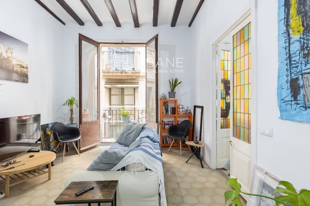 2 bedroom Penthouse for rent in El Barri Gòtic, Barcelona city - € 1,680 (Ref: 9772443)