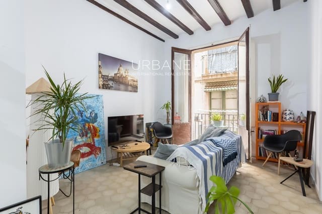2 bedroom Penthouse for rent in El Barri Gòtic, Barcelona city - € 1,680 (Ref: 9772443)