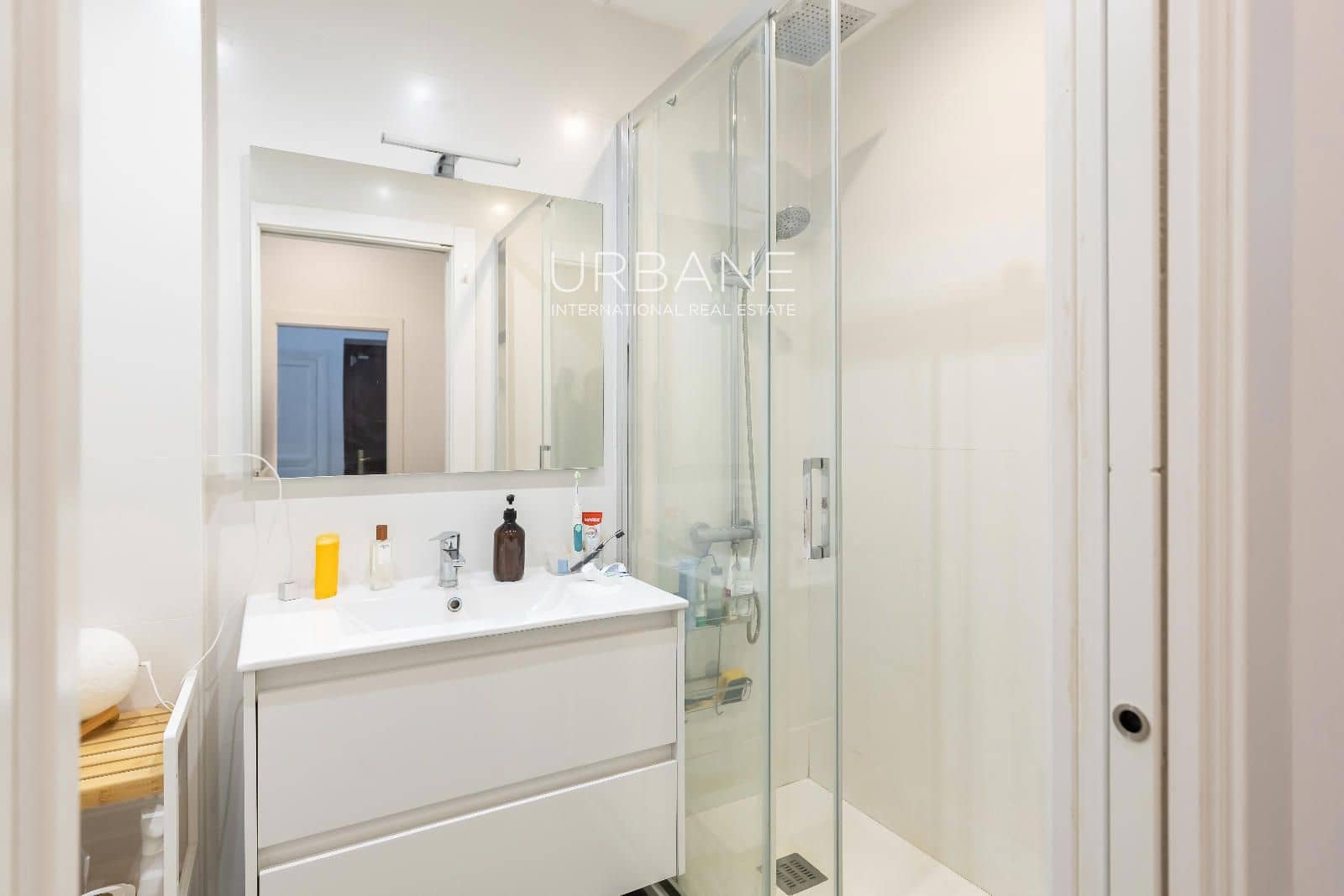 2 bedroom Penthouse for rent in Barcelona city - € 1,680 (Ref: 9772443)