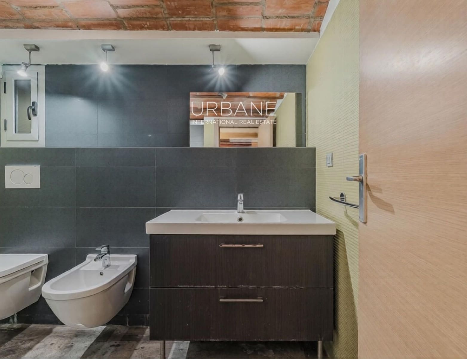 1 makuuhuone Kattohuoneisto vuokrattavana paikassa Barcelona kaupunki - 1 900 € (Ref: 9793651)