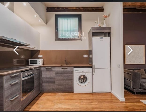 1 makuuhuone Kattohuoneisto vuokrattavana paikassa El Raval, Barcelona kaupunki - 1 900 € (Ref: 9793651)