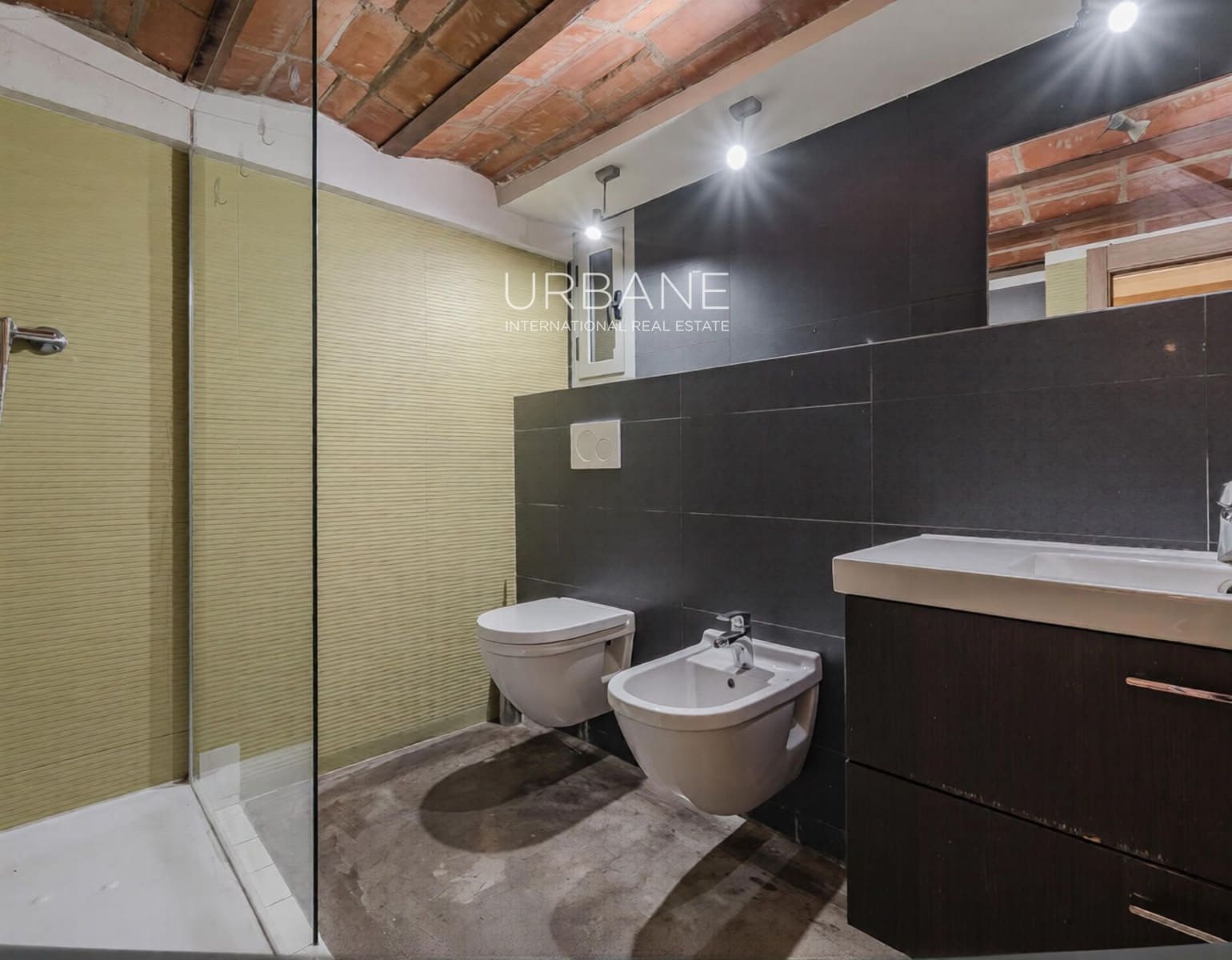 1 makuuhuone Kattohuoneisto vuokrattavana paikassa Barcelona kaupunki - 1 900 € (Ref: 9793651)