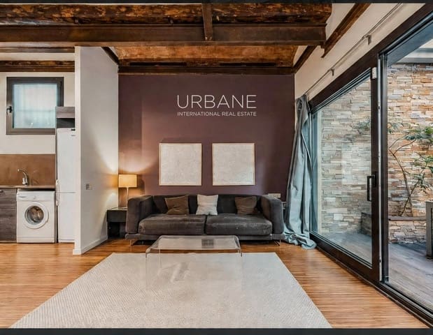 1 makuuhuone Kattohuoneisto vuokrattavana paikassa El Raval, Barcelona kaupunki - 1 900 € (Ref: 9793651)