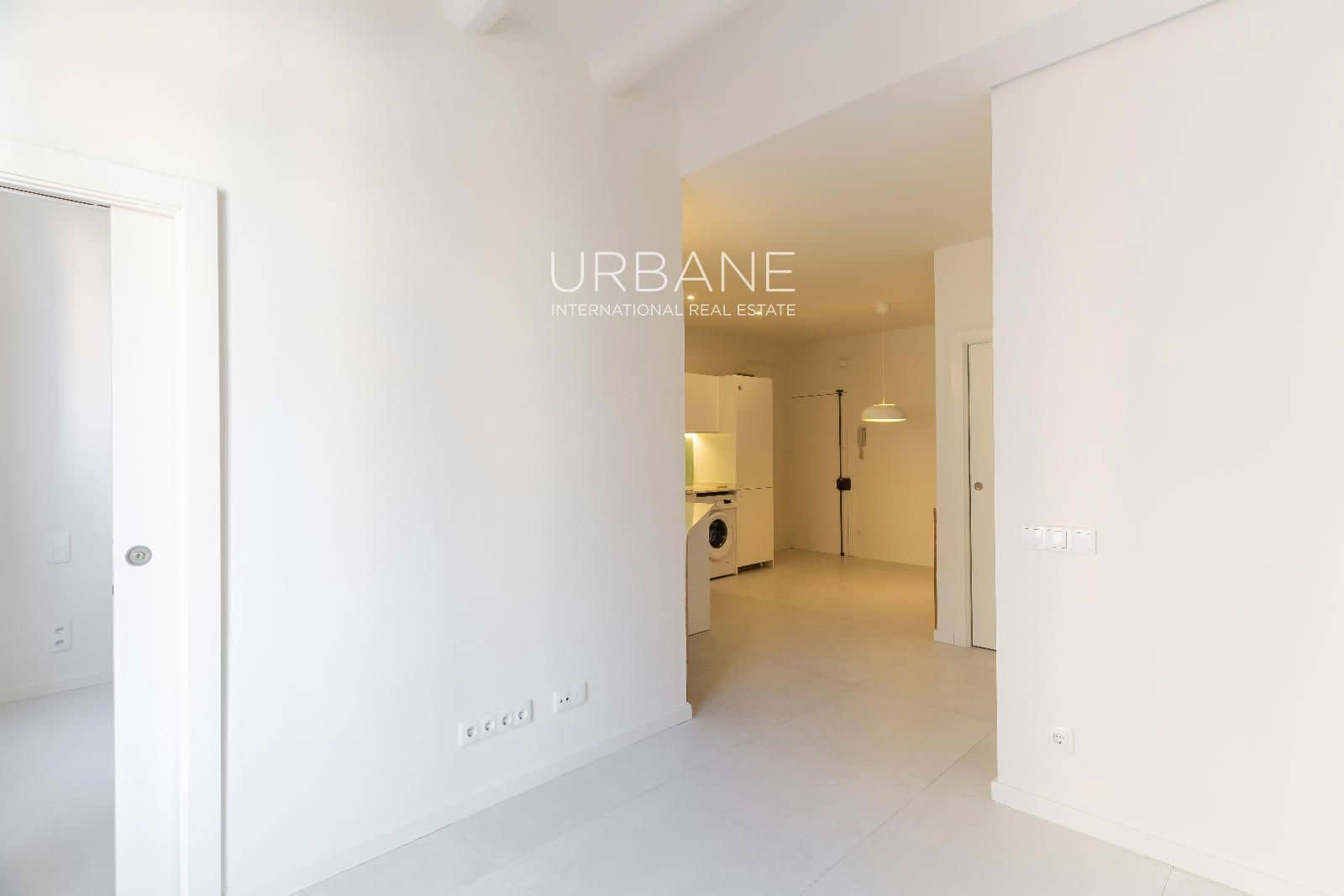 2 soveværelse Lejlighed til salg i Barcelona by - € 240.000 (Ref: 9795513)