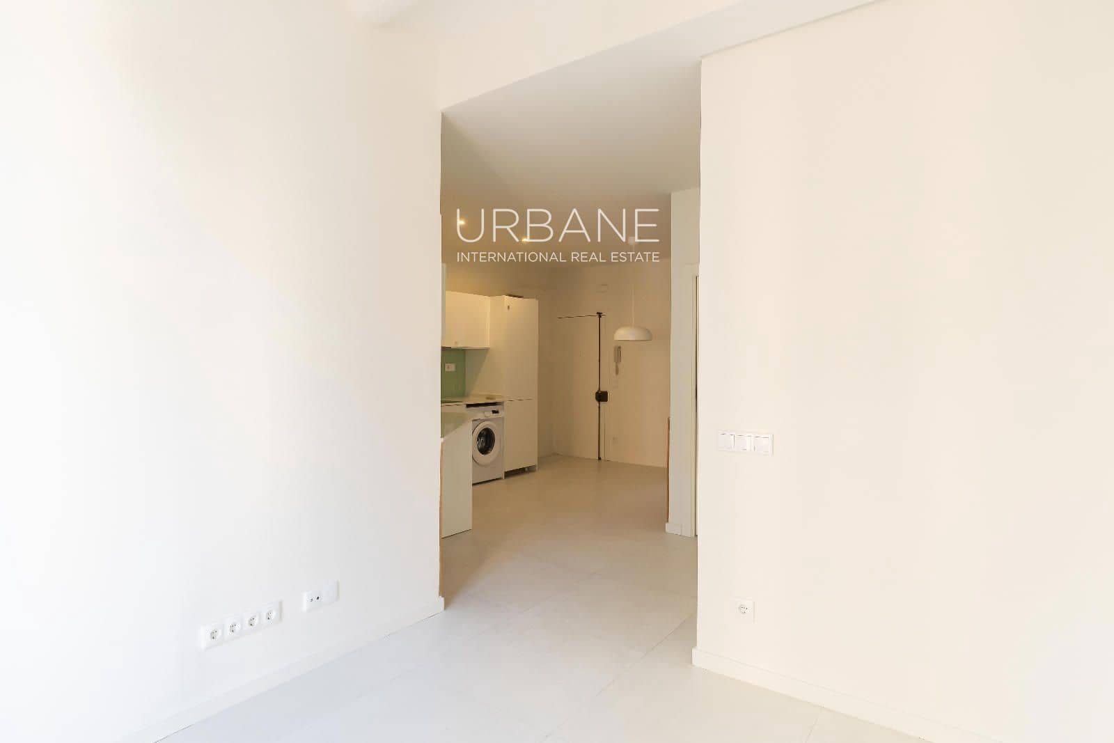 2 soveværelse Lejlighed til salg i Barcelona by - € 240.000 (Ref: 9795513)