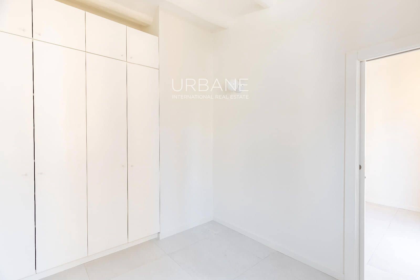 2 soveværelse Lejlighed til salg i Barcelona by - € 240.000 (Ref: 9795513)