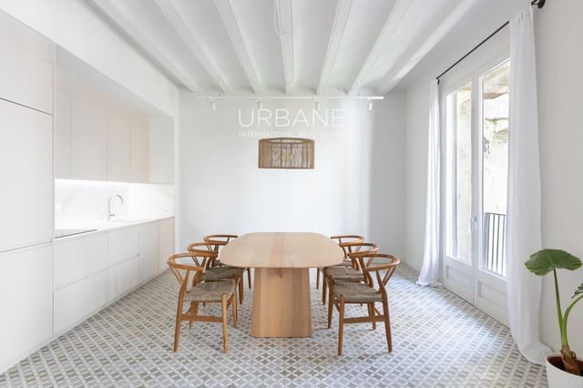 3 bedroom Flat for sale in Ciutat Vella, Barcelona city - € 745,000 (Ref: 9805253)