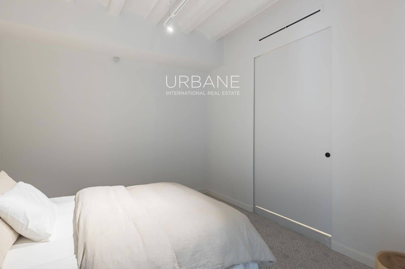 3 bedroom Flat for sale in Barcelona city - € 745,000 (Ref: 9805253)