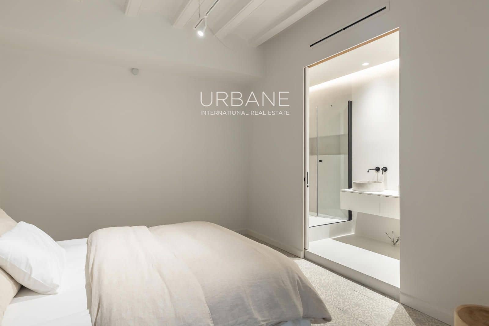 3 bedroom Flat for sale in Barcelona city - € 745,000 (Ref: 9805253)