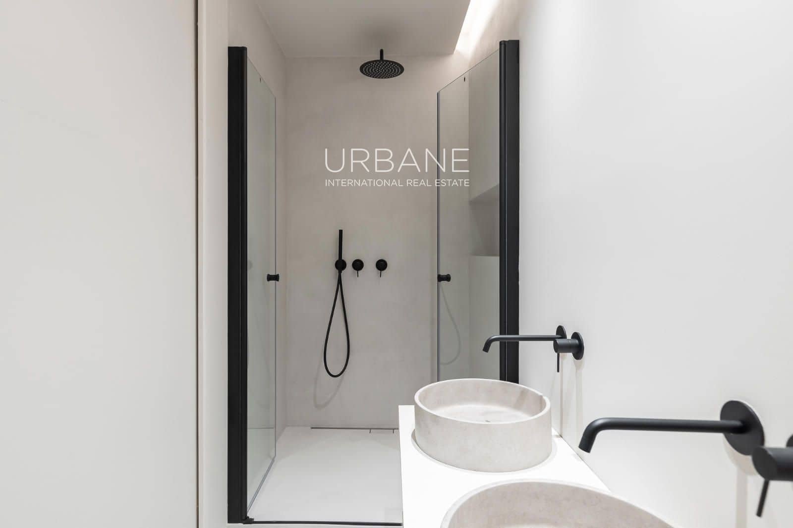 3 bedroom Flat for sale in Barcelona city - € 745,000 (Ref: 9805253)