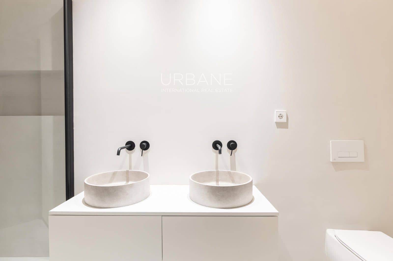 3 bedroom Flat for sale in Barcelona city - € 745,000 (Ref: 9805253)