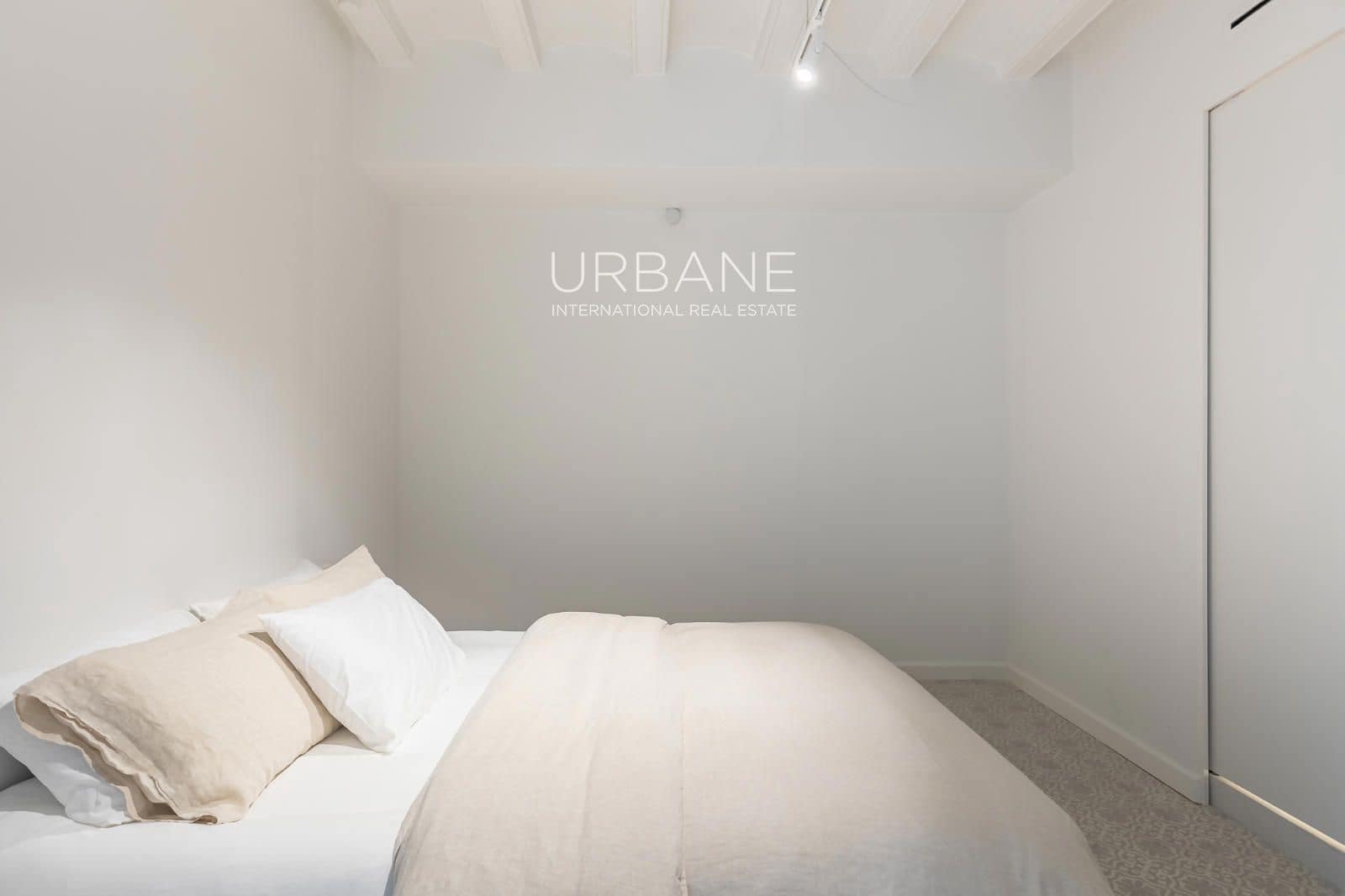 3 bedroom Flat for sale in Barcelona city - € 745,000 (Ref: 9805253)