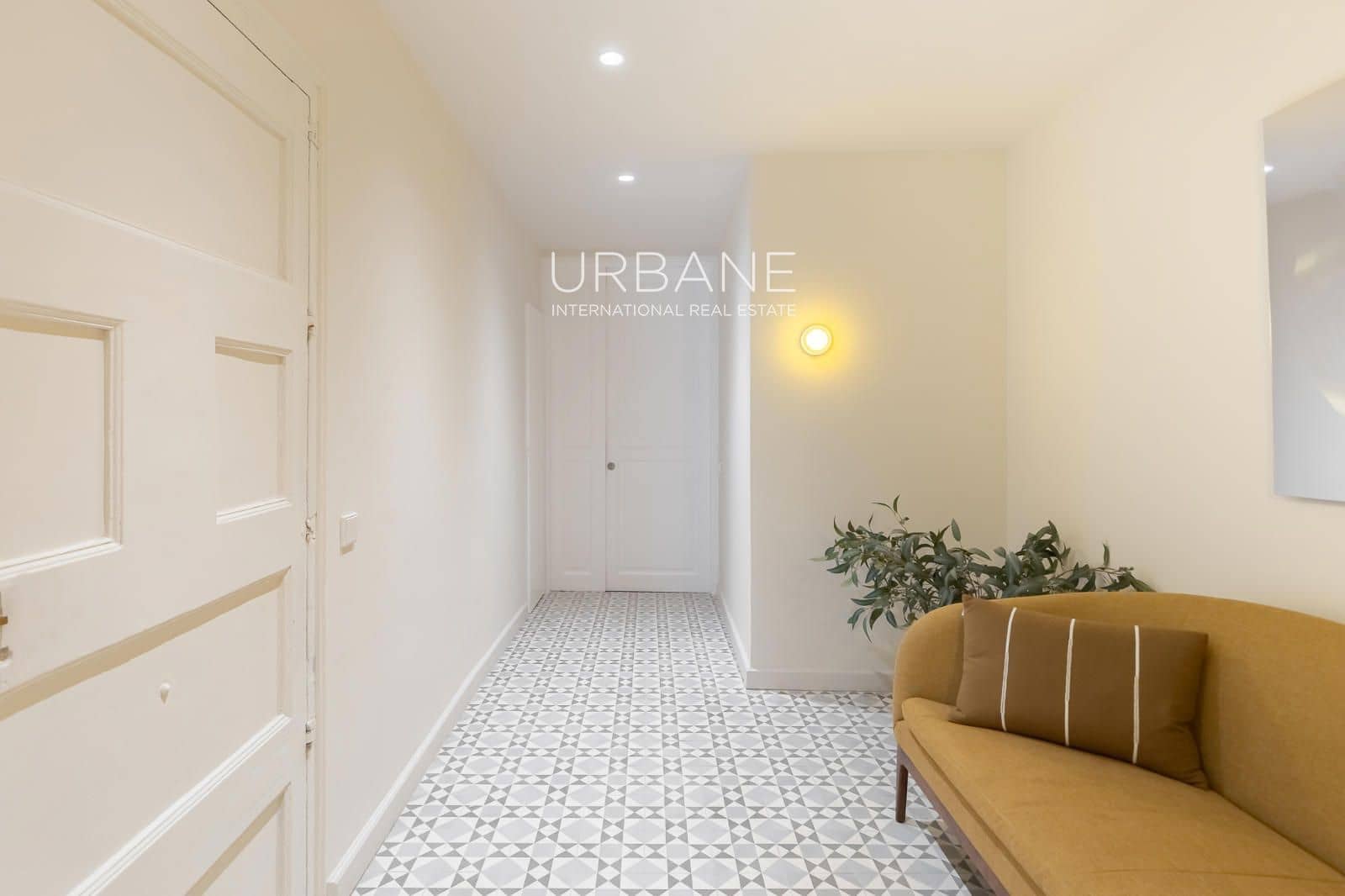 3 bedroom Flat for sale in Barcelona city - € 745,000 (Ref: 9805253)