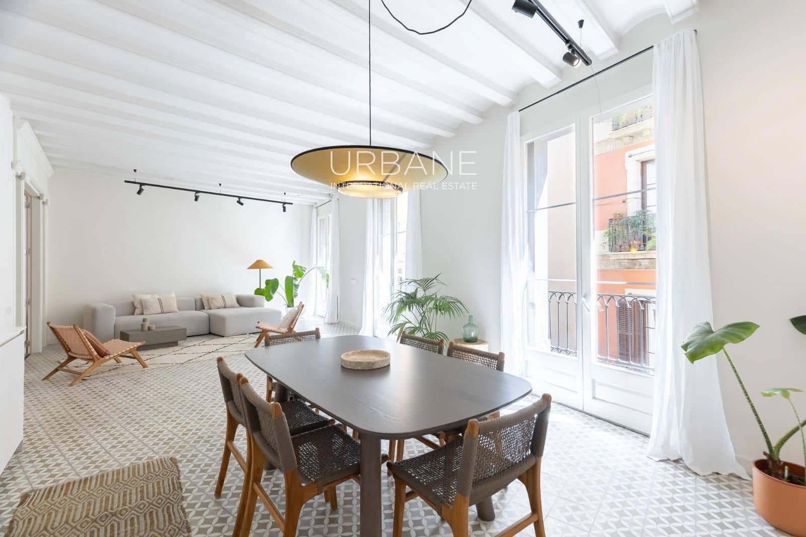 2 bedroom Flat for sale in Barcelona city - € 645,000 (Ref: 9805254)