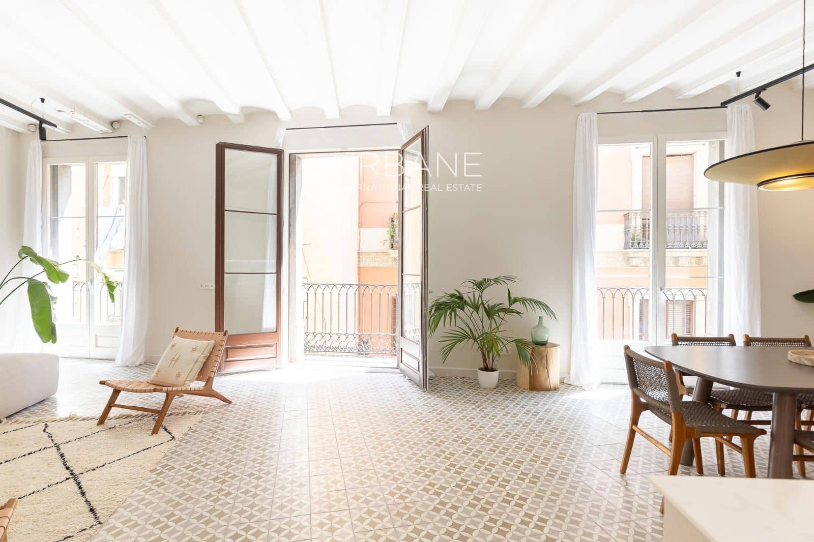 2 bedroom Flat for sale in Barcelona city - € 645,000 (Ref: 9805254)