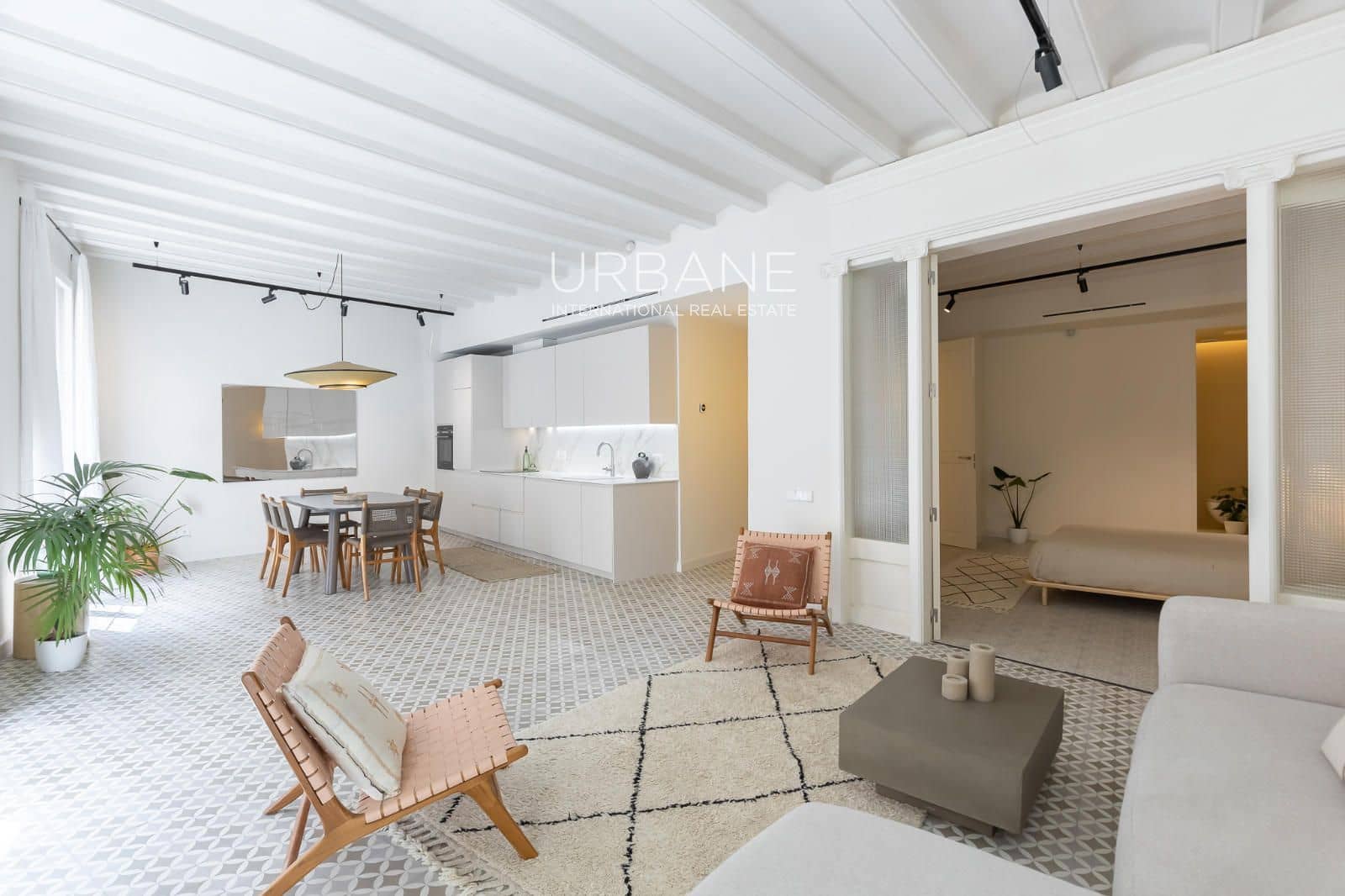 2 bedroom Flat for sale in Barcelona city - € 645,000 (Ref: 9805254)