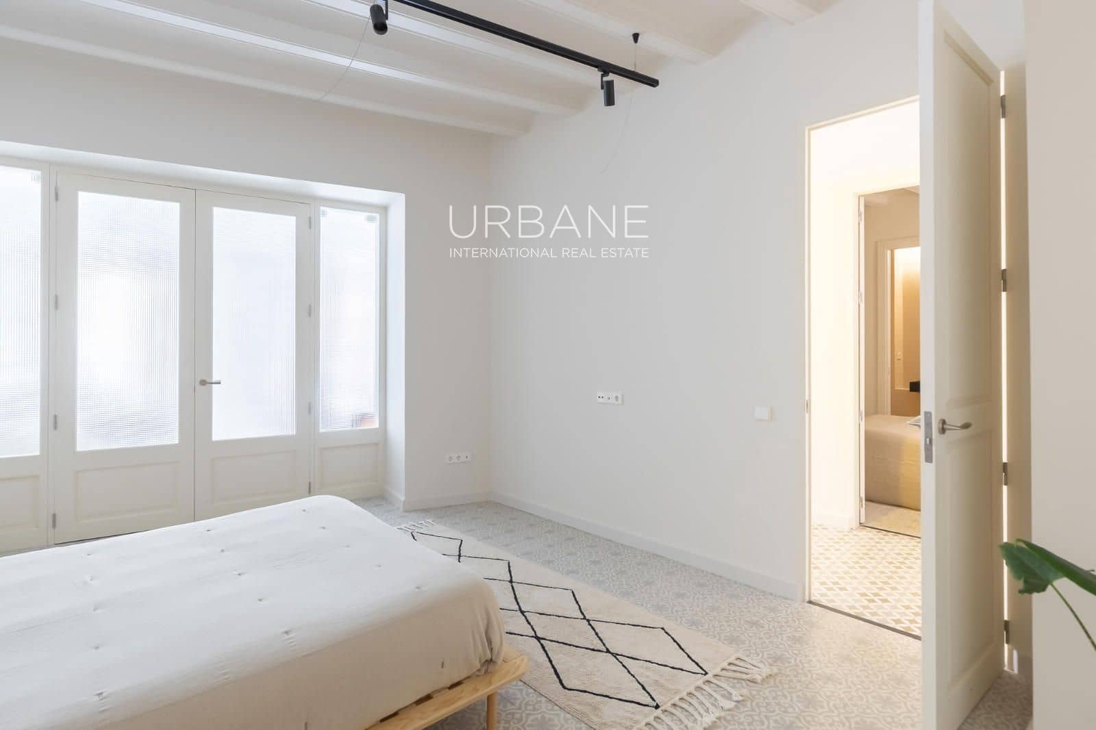 2 bedroom Flat for sale in Barcelona city - € 645,000 (Ref: 9805254)
