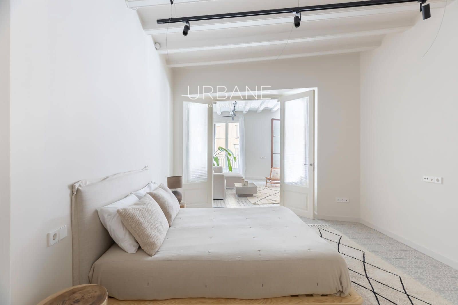 2 bedroom Flat for sale in Barcelona city - € 645,000 (Ref: 9805254)