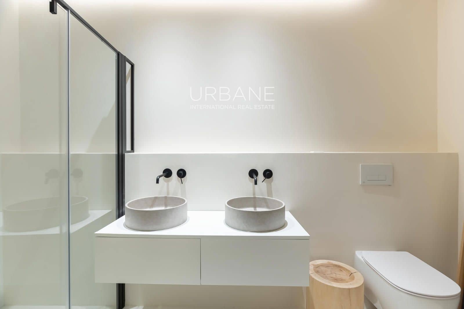 2 bedroom Flat for sale in Barcelona city - € 645,000 (Ref: 9805254)