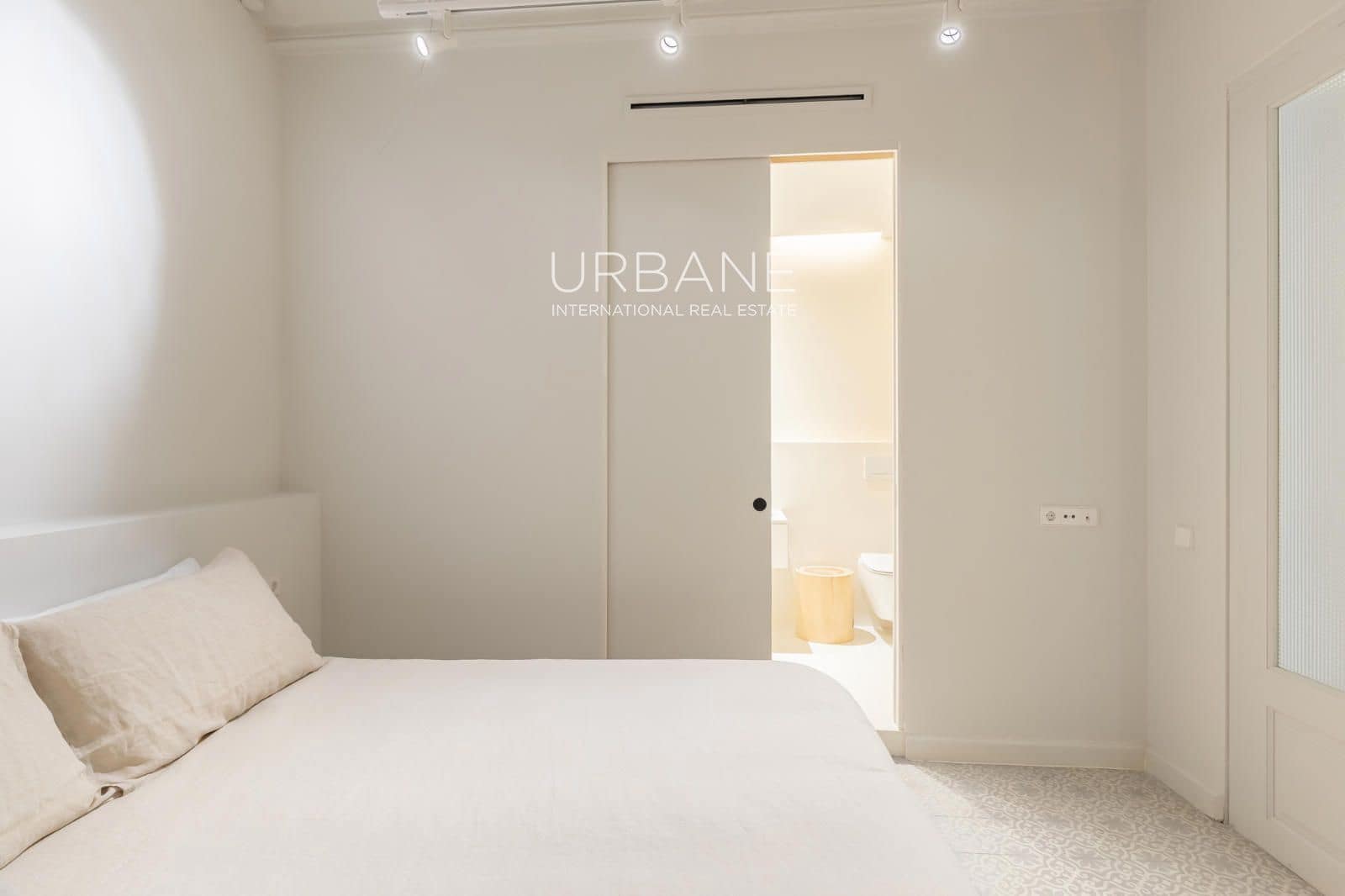 2 bedroom Flat for sale in Barcelona city - € 645,000 (Ref: 9805254)
