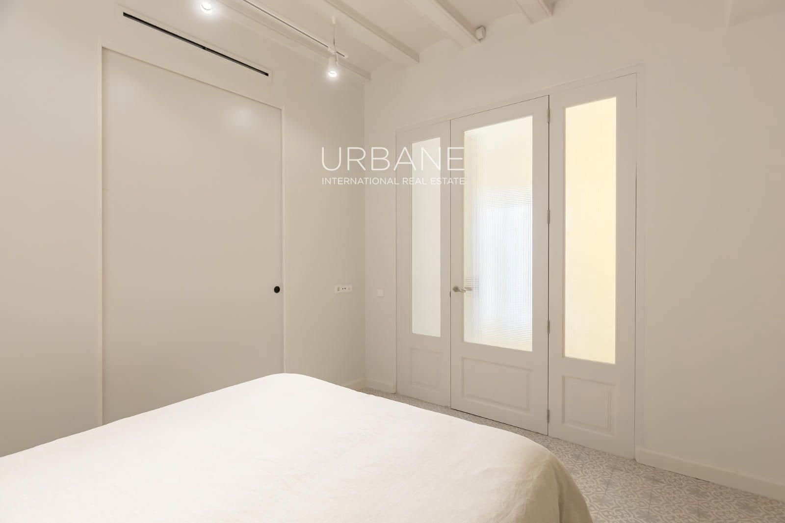 2 bedroom Flat for sale in Barcelona city - € 645,000 (Ref: 9805254)