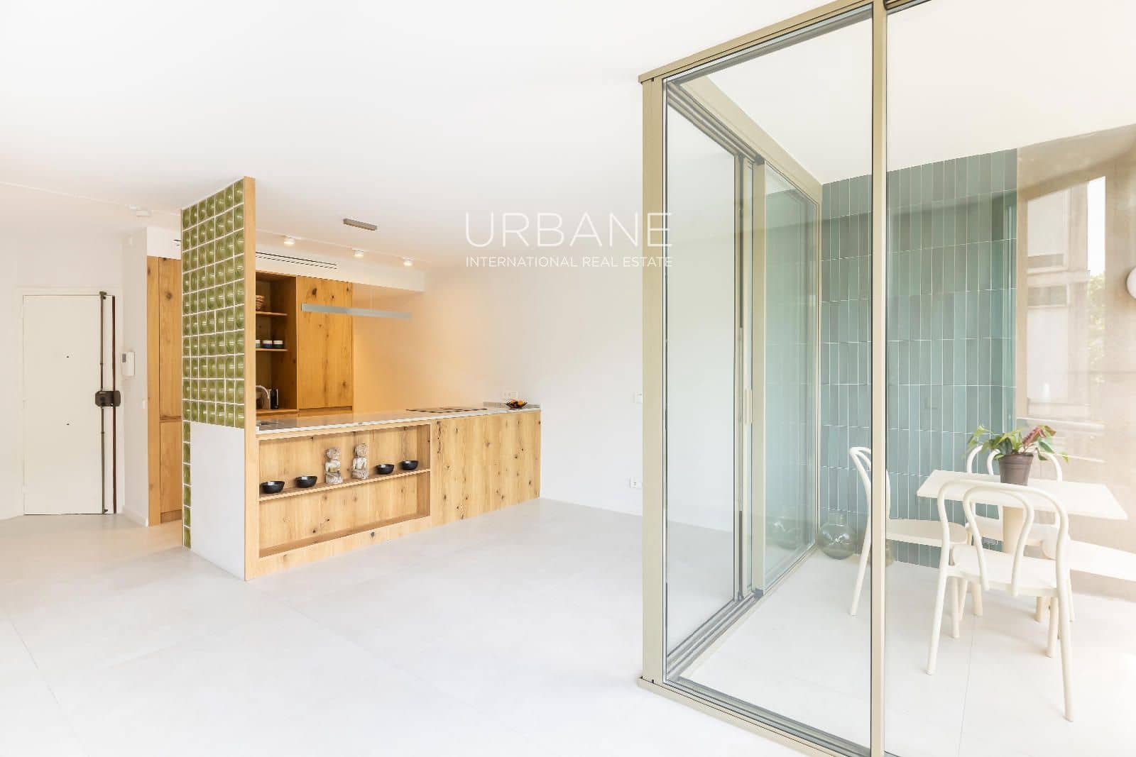 3 bedroom Flat for sale in Barcelona city with garage - € 895,000 (Ref: 9829769)