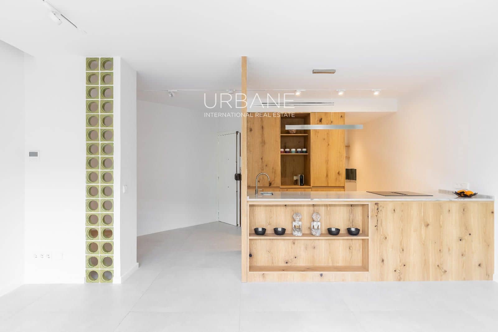 3 bedroom Flat for sale in Barcelona city with garage - € 895,000 (Ref: 9829769)