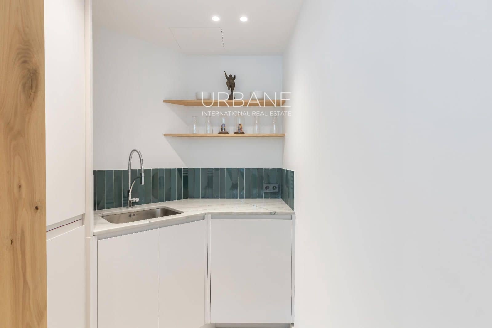 3 bedroom Flat for sale in Barcelona city with garage - € 895,000 (Ref: 9829769)